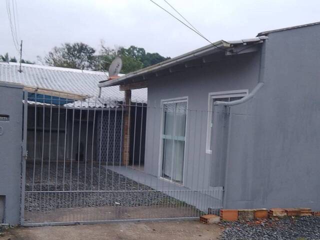 #D0323BL - Casa para Venda em Blumenau - SC - 2