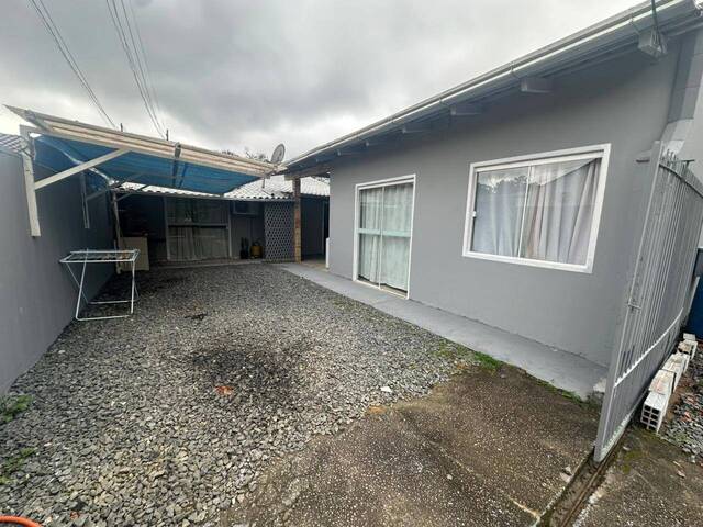 #D0323BL - Casa para Venda em Blumenau - SC - 1